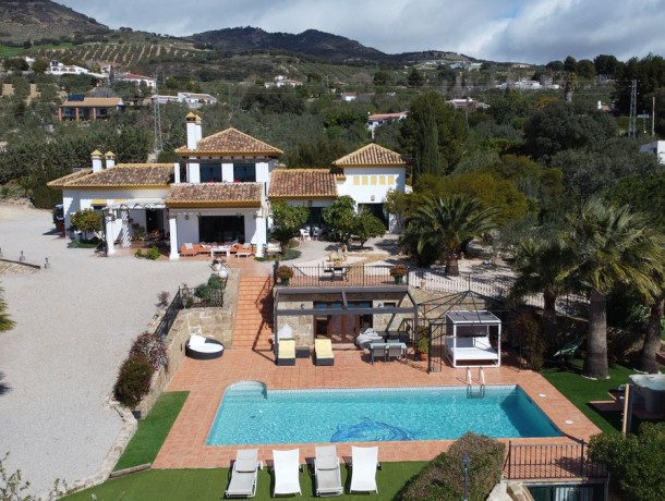 Villa for sale in Antequera, Marbella