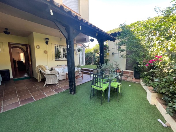 Villa for sale in Calahonda, Marbella