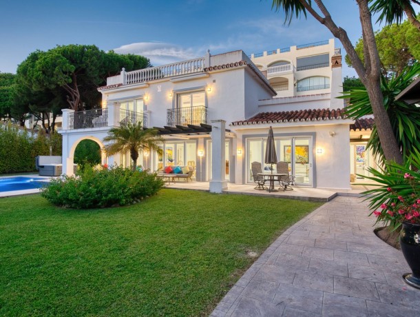Villa for sale in Elviria, Marbella