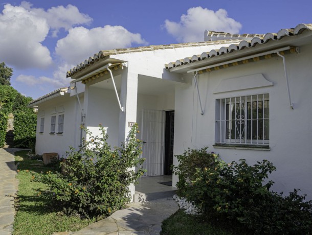 Villa for sale in Calahonda, Marbella