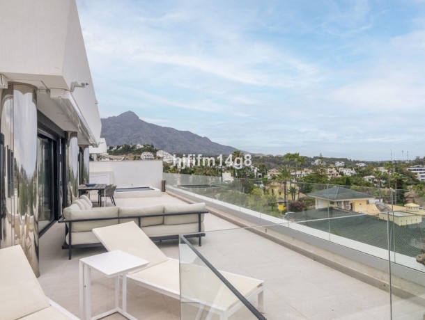 Apartment for sale in Nueva Andalucía, Marbella