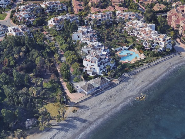 Commercial for sale in Puerto Banús, Marbella