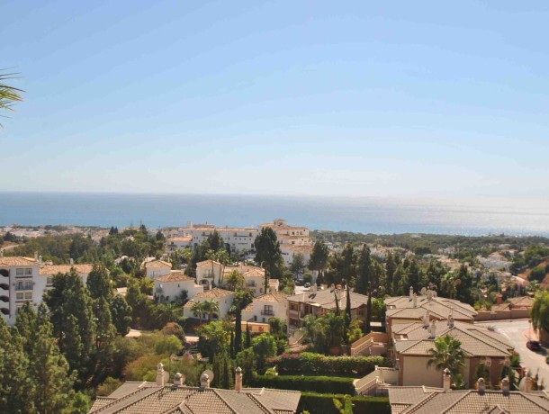 Apartment for sale in Calahonda, Marbella