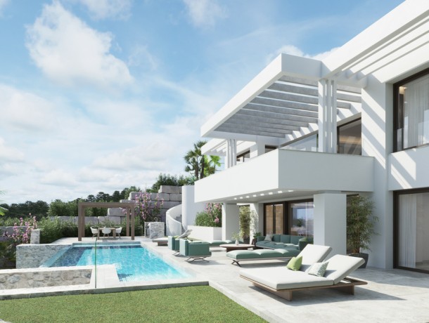 Villa for sale in El Paraiso, Marbella