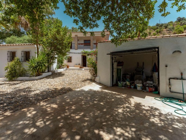 Villa for sale in Pizarra, Marbella