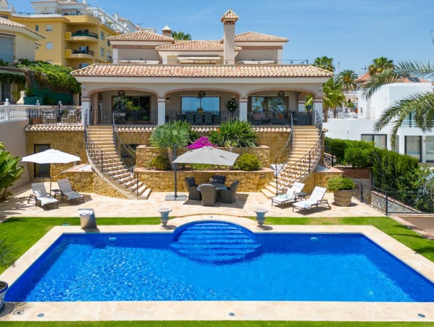 Villa for sale in La Cala de Mijas, Marbella