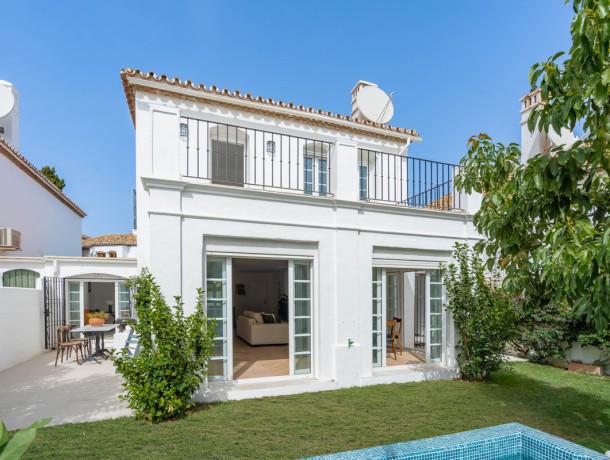 Townhouse for sale in Benamara, Marbella