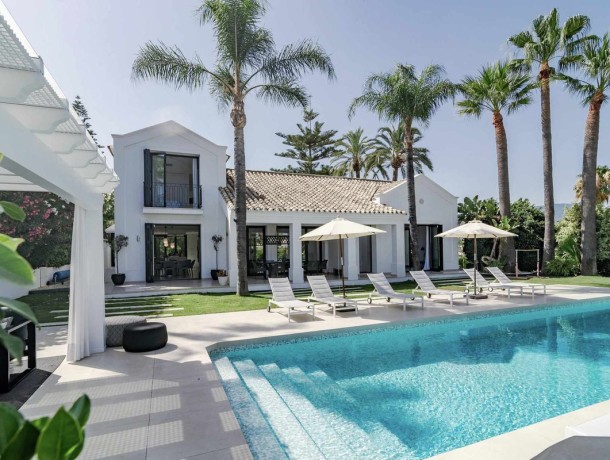 Villa for sale in Nueva Andalucía, Marbella