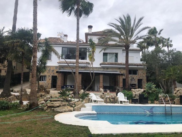 Villa for sale in Sotogrande Costa, Marbella