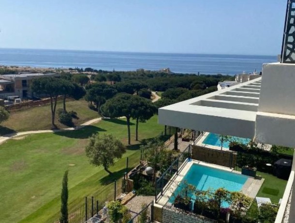 Townhouse for sale in Cabopino, Marbella