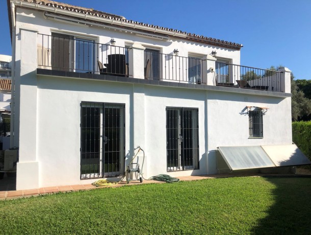 Villa for sale in Benamara, Marbella