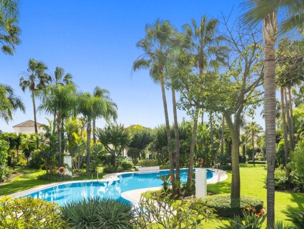 Villa for sale in The Golden Mile, Marbella