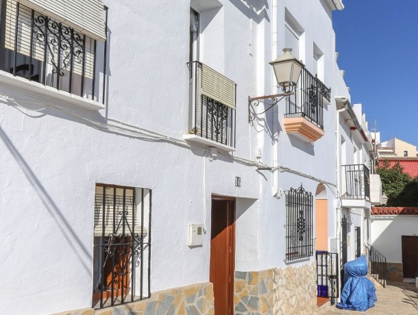 Townhouse for sale in Yunquera, Marbella