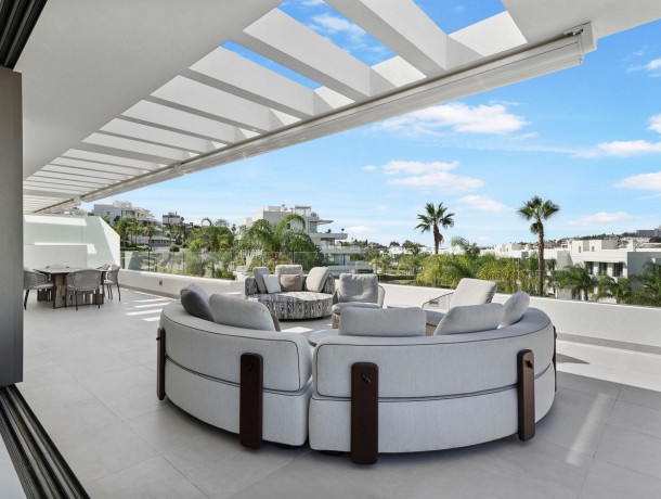 Apartment for sale in Atalaya, Marbella