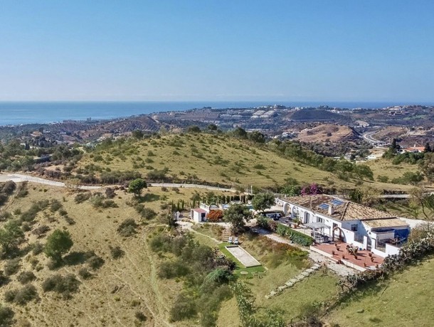 Villa for sale in La Cala de Mijas, Marbella
