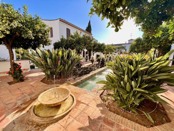 Apartment for sale in The Golden Mile, Marbella