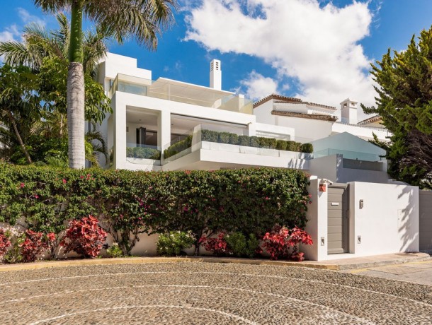 Villa for sale in The Golden Mile, Marbella