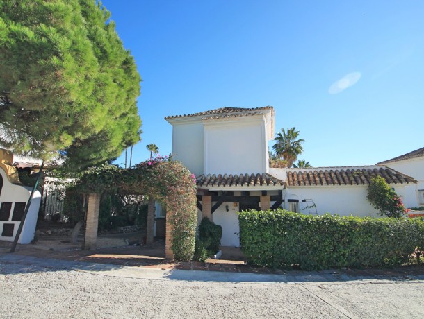 Villa for sale in Calahonda, Marbella
