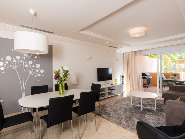 Apartment for sale in Nueva Andalucía, Marbella