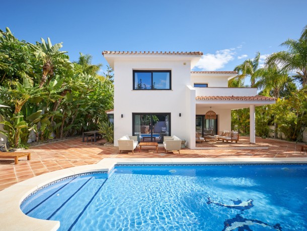 Villa for sale in Los Monteros, Marbella