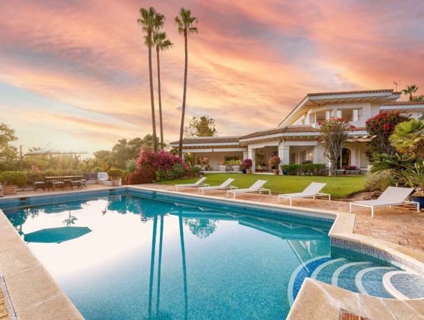 Villa for sale in Sotogrande Costa, Marbella