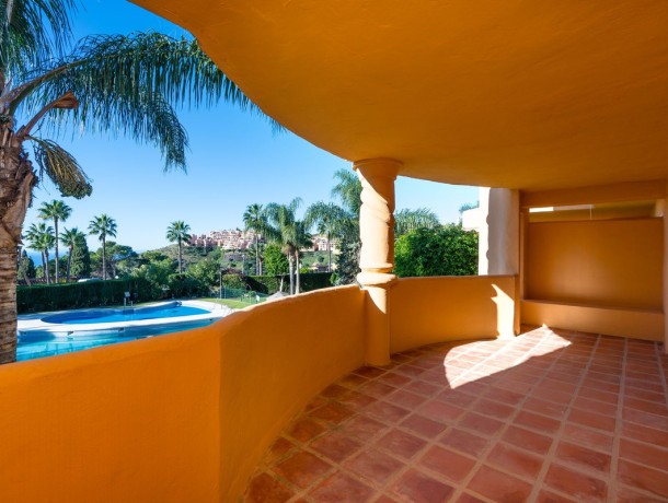 Apartment for sale in Calahonda, Marbella