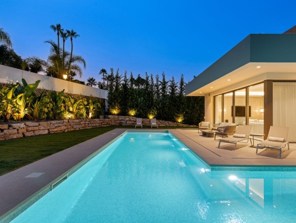 Villa for sale in Nueva Andalucía, Marbella