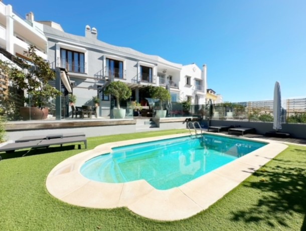 Villa for sale in La Heredia, Marbella
