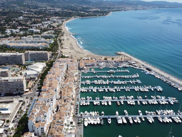 Apartment for sale in Puerto Banús, Marbella