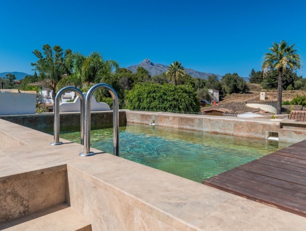 Apartment for sale in Nueva Andalucía, Marbella