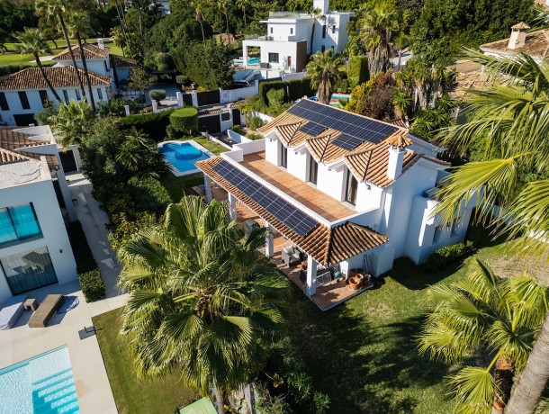 Villa for sale in Nueva Andalucía, Marbella