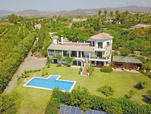 Villa for sale in Cártama, Marbella
