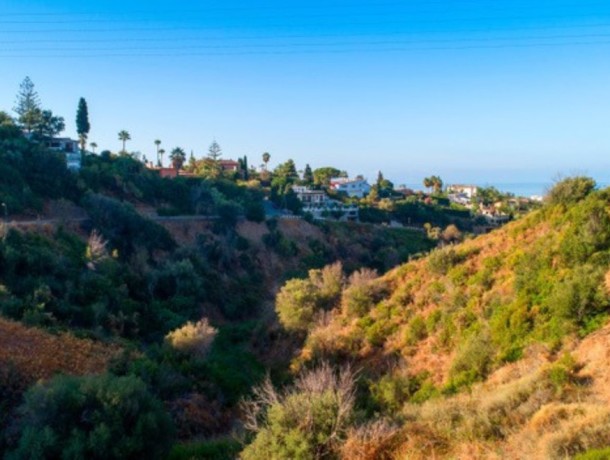 Plot for sale in El Rosario, Marbella