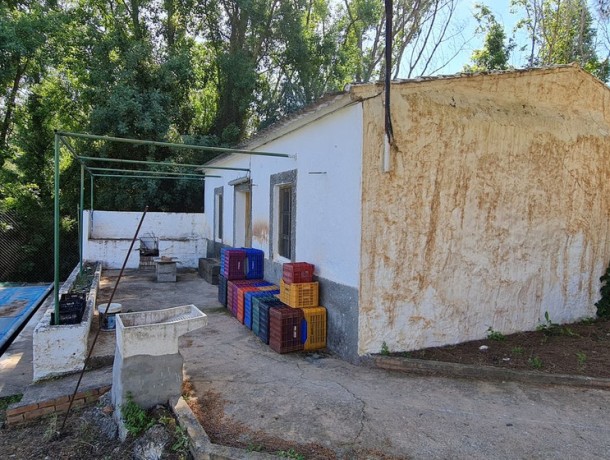 Villa for sale in Tolox, Marbella