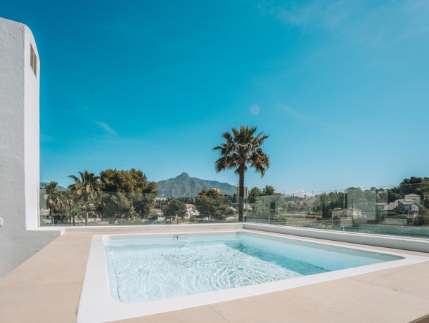 Townhouse for sale in Nueva Andalucía, Marbella