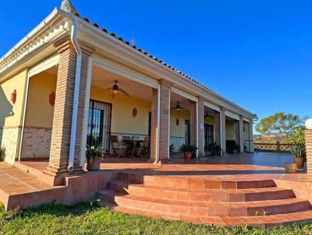 Villa for sale in La Cala de Mijas, Marbella