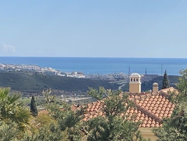 Villa for sale in Riviera del Sol, Marbella