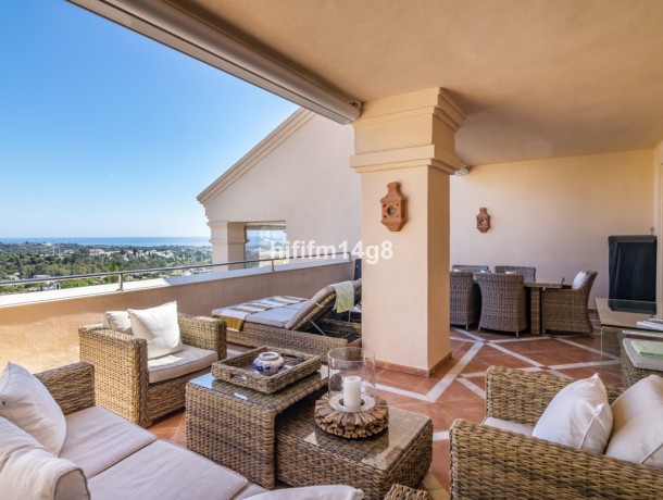 Apartment for sale in Nueva Andalucía, Marbella