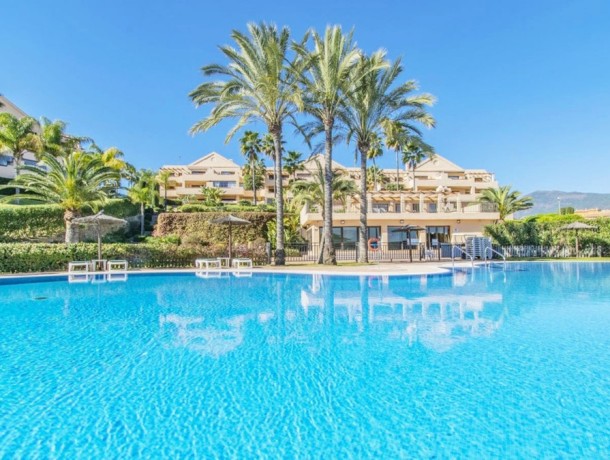 Apartment for sale in Atalaya, Marbella