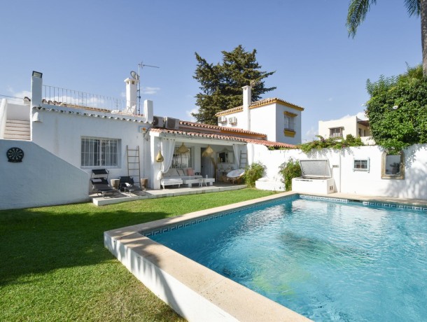 Villa for sale in San Pedro de Alcántara, Marbella