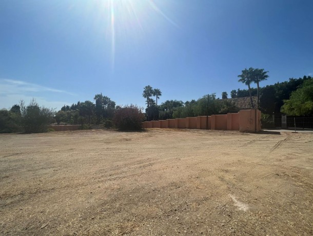 Plot for sale in The Golden Mile, Marbella