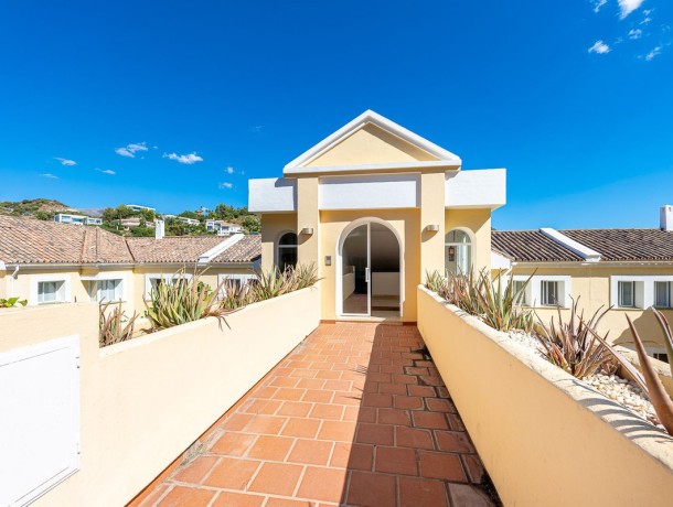 Apartment for sale in La Quinta, Marbella