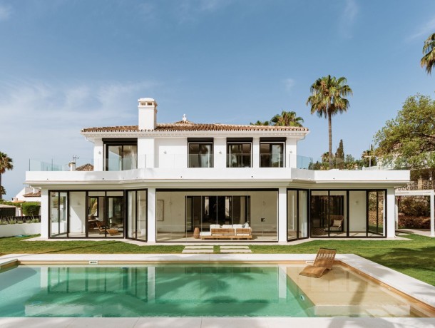 Villa for sale in Elviria, Marbella