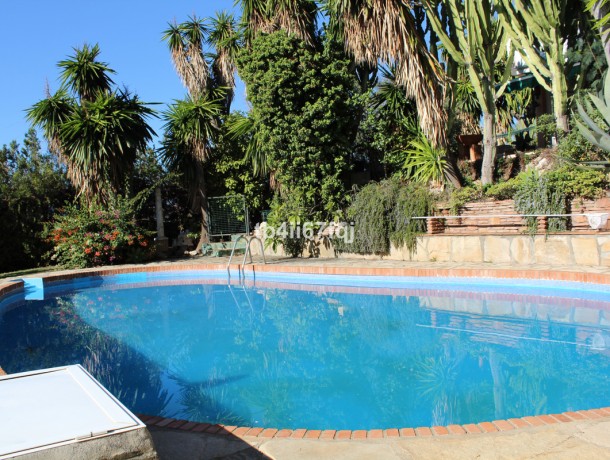 Villa for sale in Atalaya, Marbella