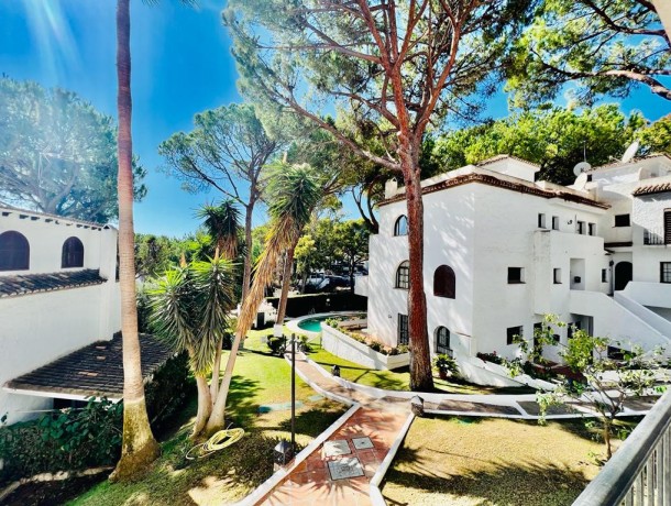 Apartment for sale in Nueva Andalucía, Marbella