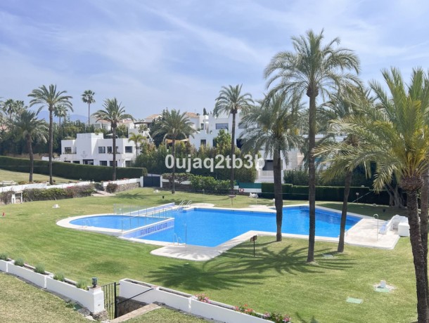 Apartment for sale in Nueva Andalucía, Marbella