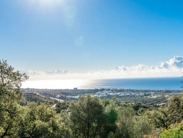 Plot for sale in Altos de los Monteros, Marbella