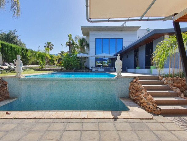 Villa for sale in Alhaurín de la Torre, Marbella
