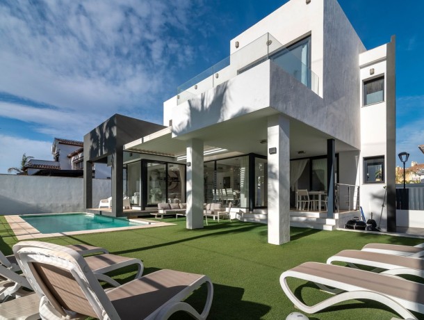 Villa for sale in La Cala, Marbella