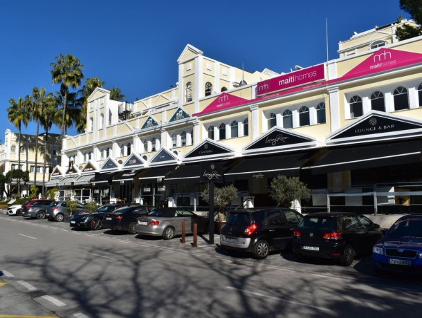 Commercial for sale in Aloha, Marbella
